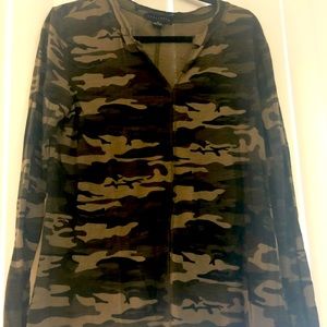 Camo long sleeve v-neck